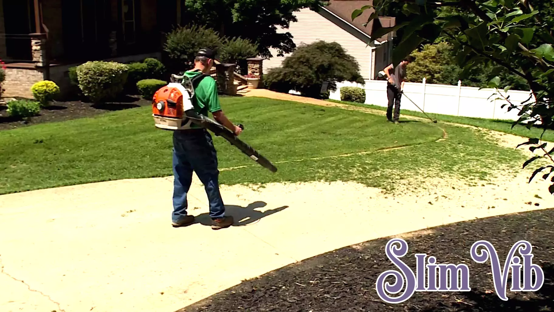 'You want to put your health over money': Landscapers pause work during extreme heat