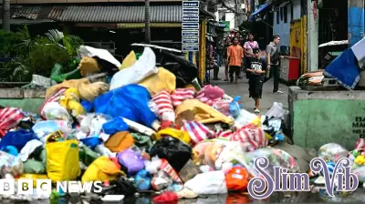 Manila Faces Health Crisis as Rubbish Piles Up